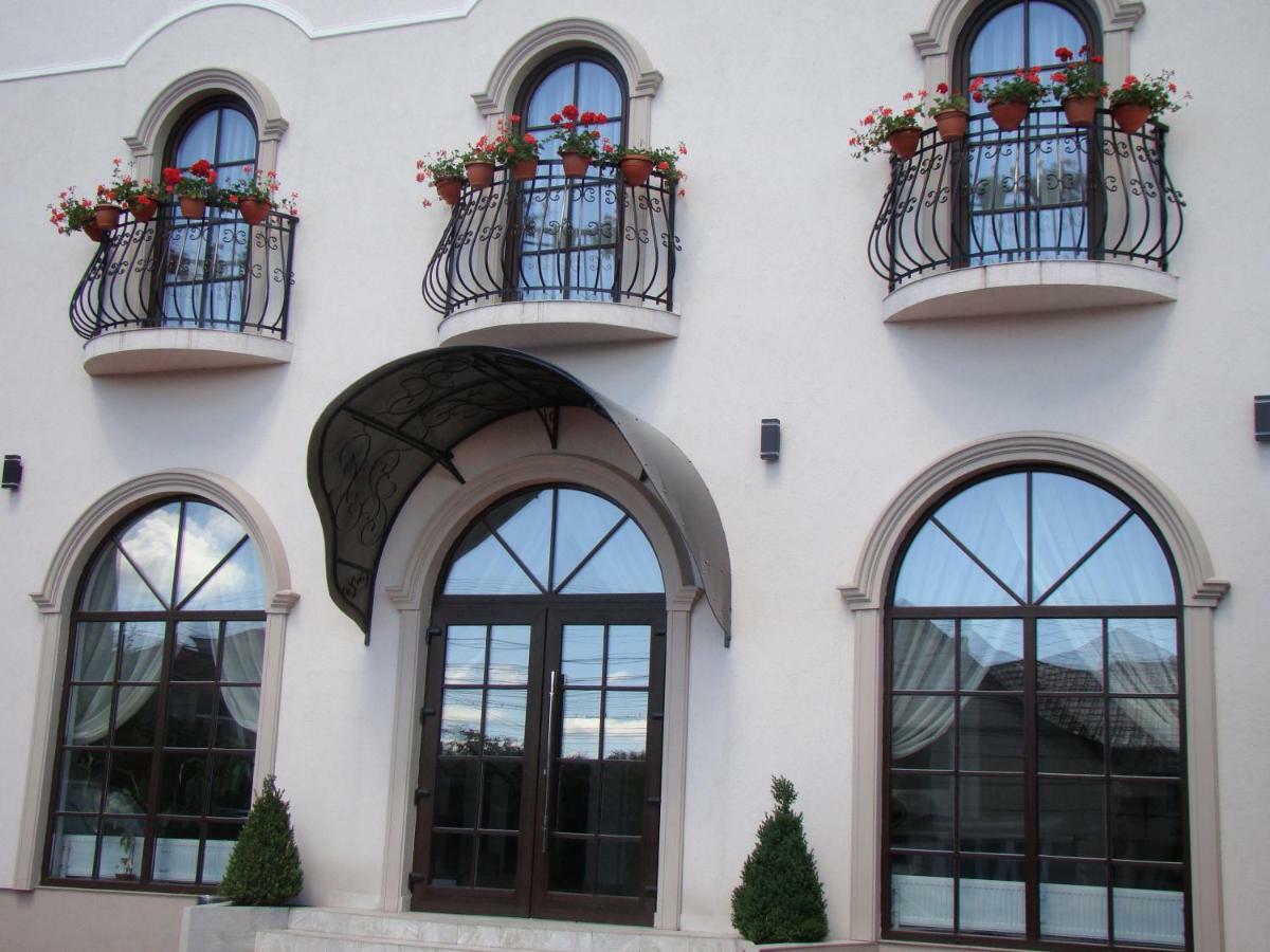 Casa Hora Hotel Suceava Luaran gambar